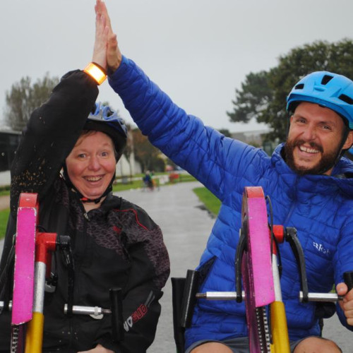 Cycling in tandem